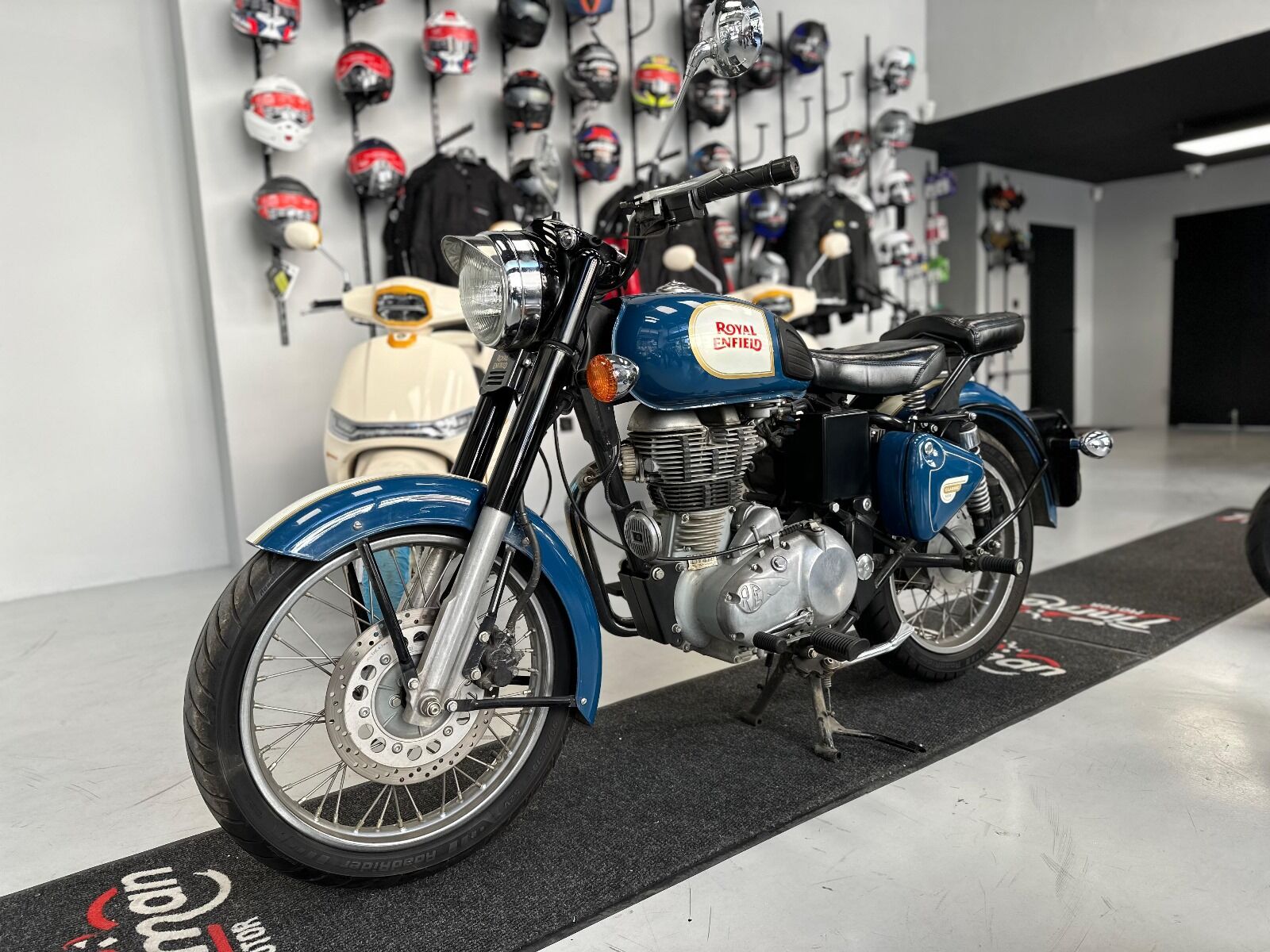 ROYAL ENFIELD CLASSIC 500