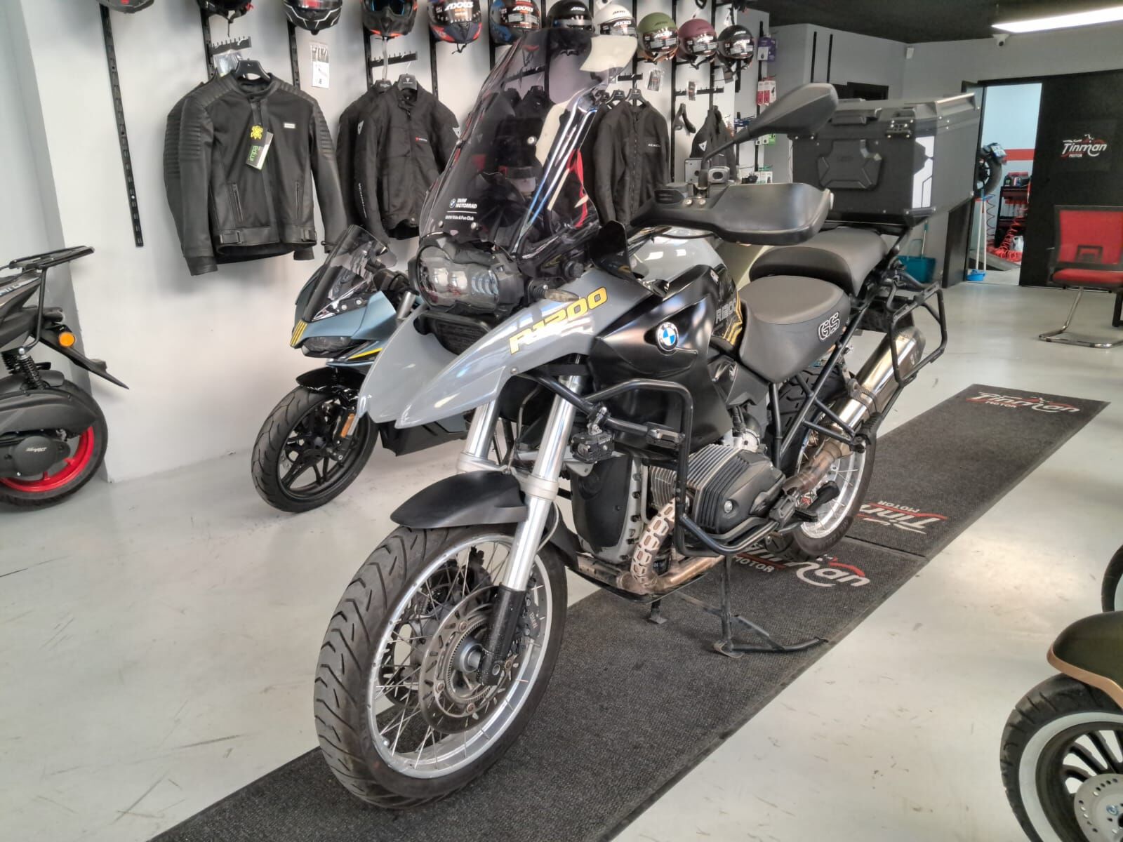 BMW - R1200 GS